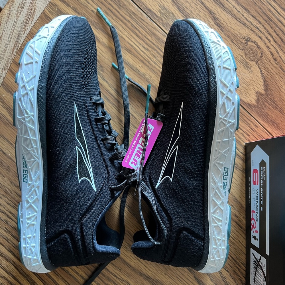 Altra Escalante 2 NWT black road running shoes